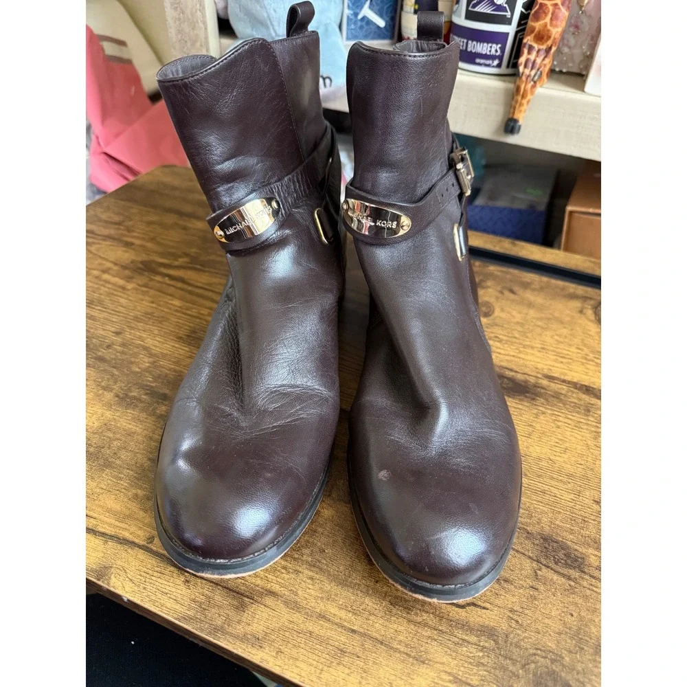 Michael Kors Arley Brown Leather Ankle Boots Size 10M Gold Hardware Moto